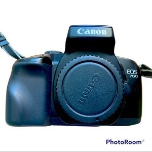 1990 Canon 35mm Film ,SLR camera. Good condition.